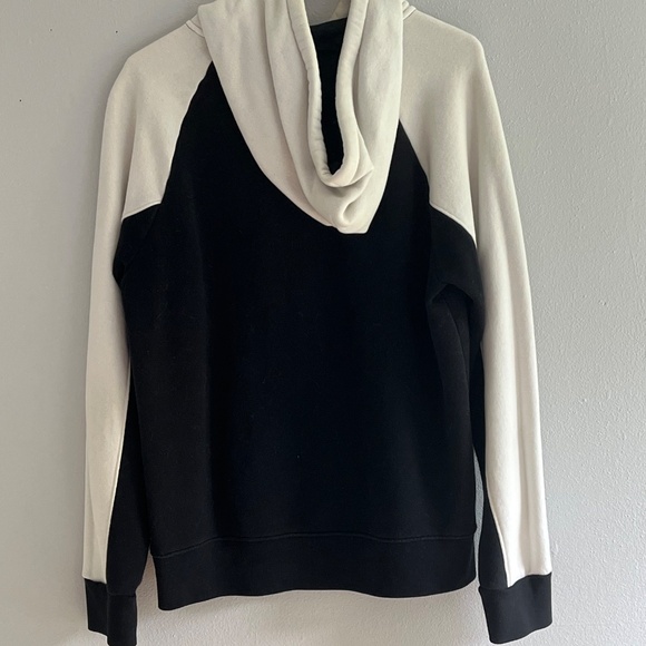 Hollister men’s hoodie size M - Picture 2 of 3